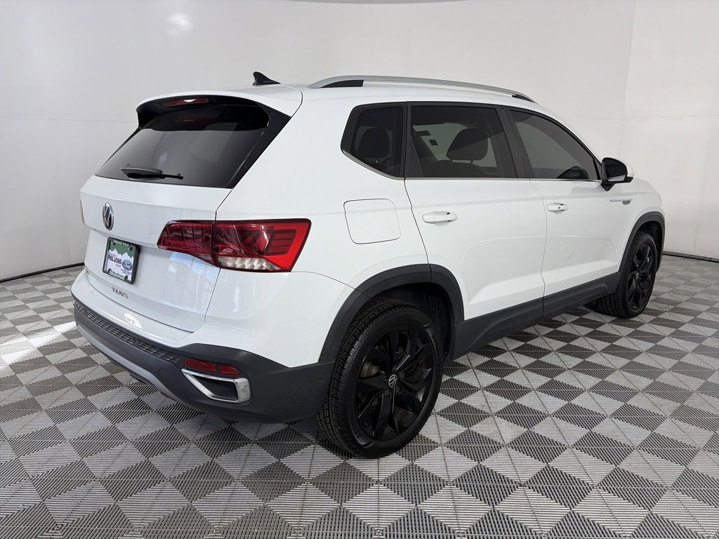 Used 2022 Volkswagen Taos SEL w/ Panoramic Sunroof Package image 7