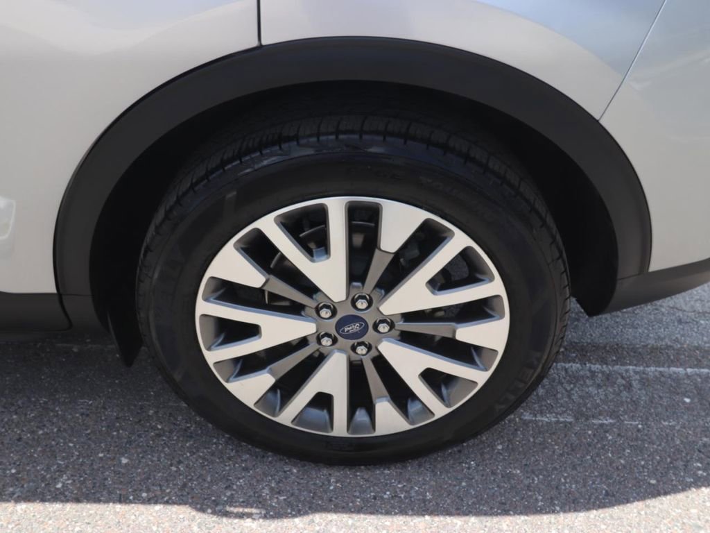 Certified 2022 Ford Escape Titanium AWD/4WD image 24
