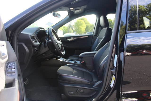 Certified 2024 Ford Escape ST-Line AWD/4WD image 23