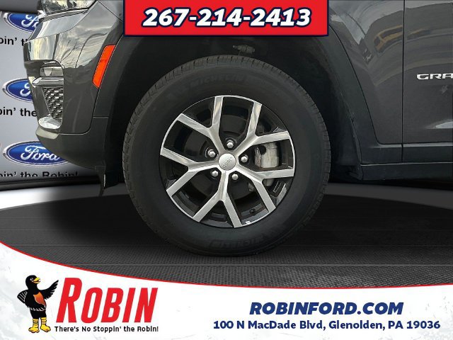 Used 2025 Jeep Grand Cherokee Limited AWD/4WD image 32