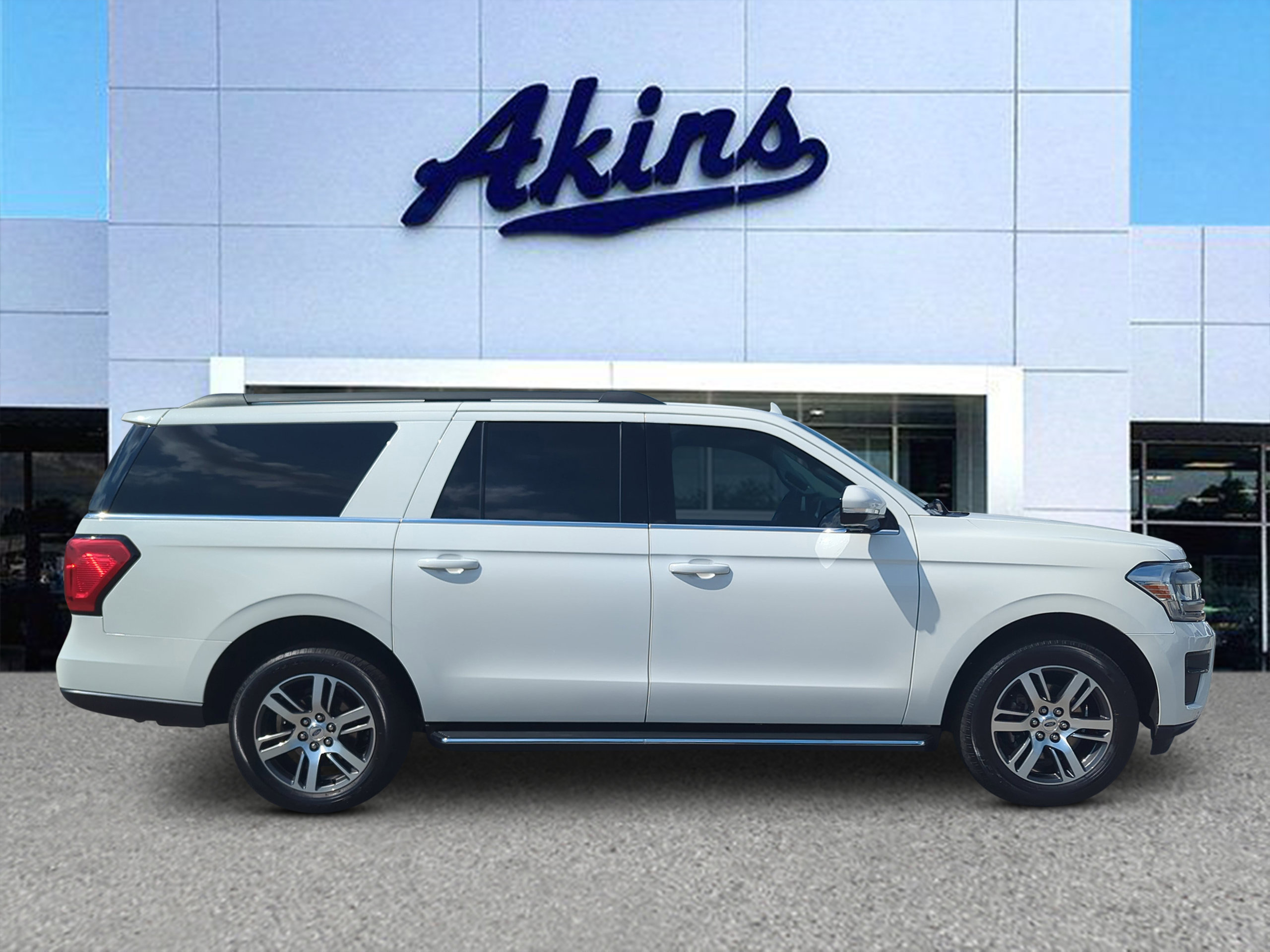 Certified 2023 Ford Expedition Max XLT AWD/4WD image 1