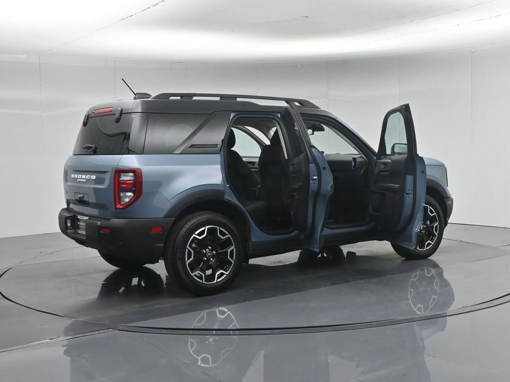 Certified 2025 Ford Bronco Sport Outer Banks w/ Outer Banks Tech Package+ AWD/4WD image 6