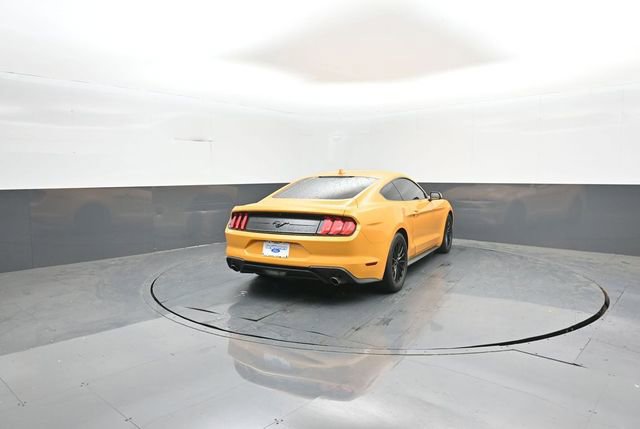 Certified 2022 Ford Mustang Coupe RWD image 7