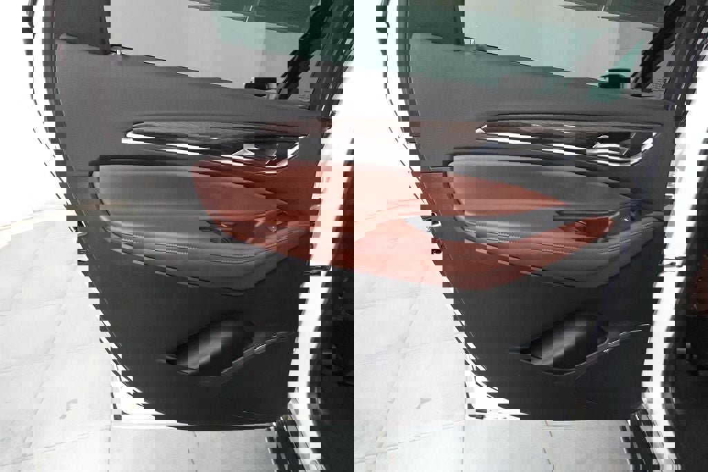 Used 2018 Buick Enclave Avenir w/ Avenir Technology Package AWD/4WD image 29