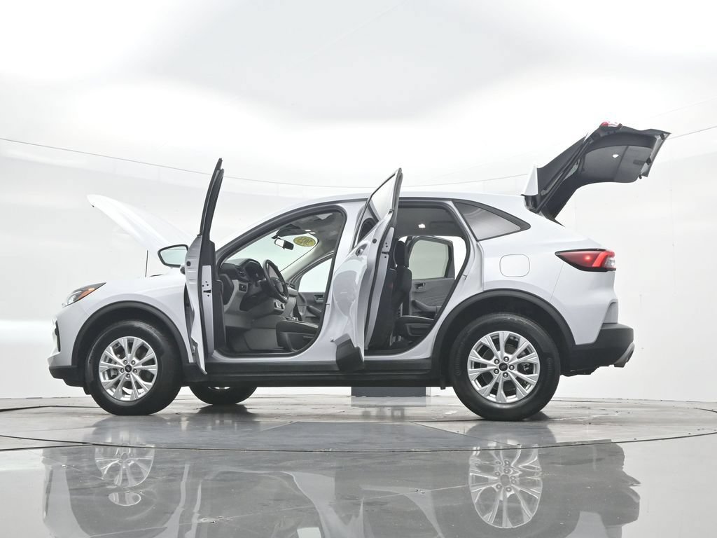 Certified 2025 Ford Escape Active w/ Cold Weather Package AWD/4WD image 46