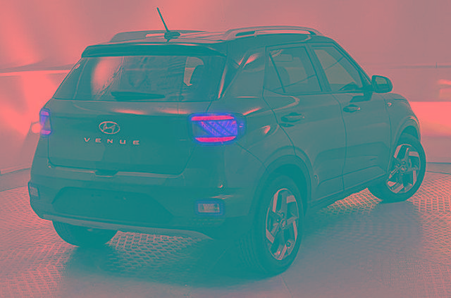 Used 2024 Hyundai Venue Limited image 4