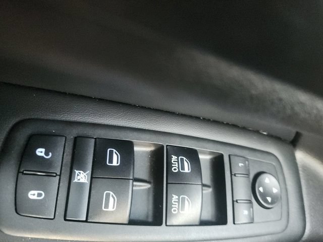 Used 2018 Jeep Grand Cherokee Altitude AWD/4WD image 26