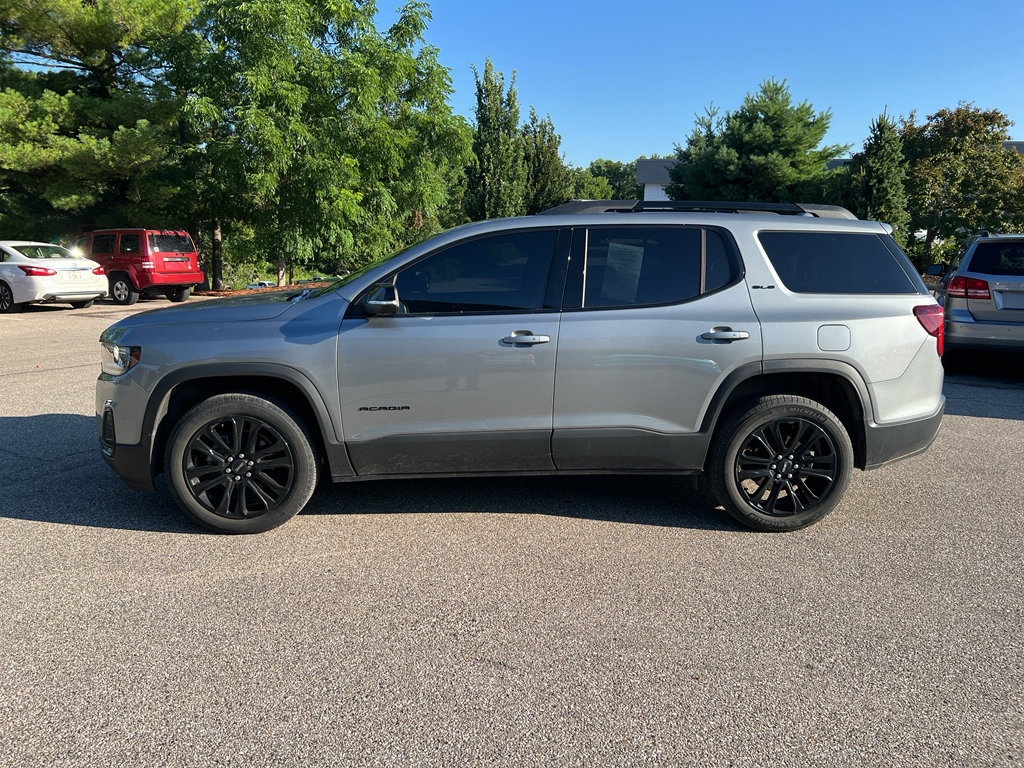 Used 2023 GMC Acadia SLE w/ Driver Convenience Package FWD image 2
