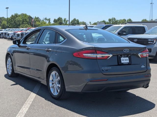 Certified 2020 Ford Fusion SE FWD image 3