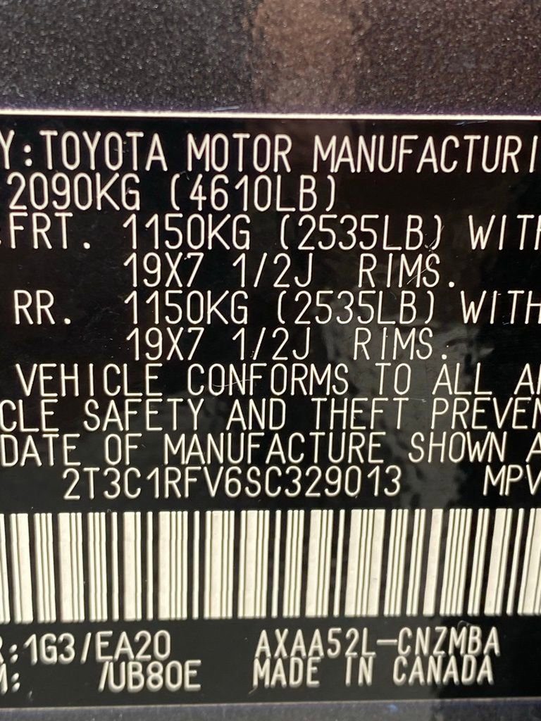 Used 2025 Toyota RAV4 XLE Premium FWD image 32