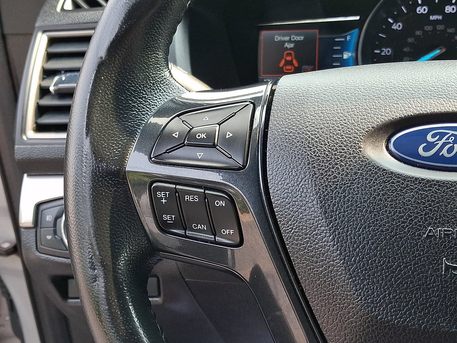 Certified 2018 Ford Explorer XLT w/ Equipment Group 201A AWD/4WD image 23
