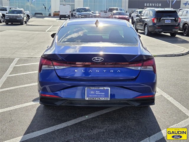 Used 2023 Hyundai Elantra SEL w/ Convenience Package image 4