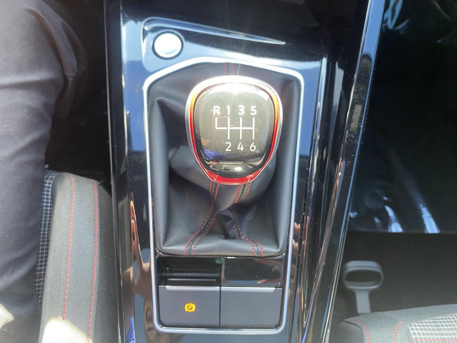 Used 2024 Volkswagen GTI SE FWD image 21