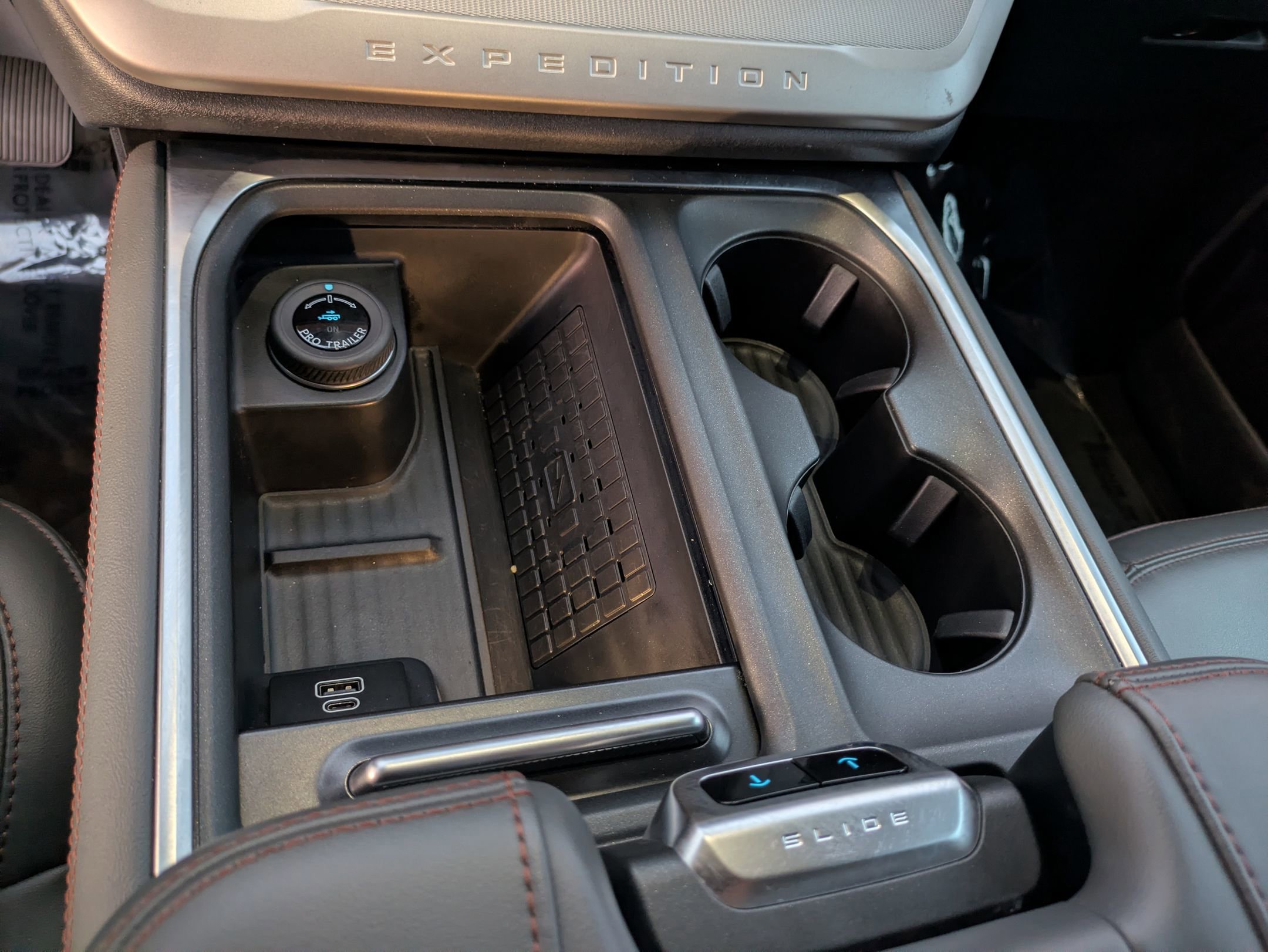 Certified 2025 Ford Expedition Active image 20