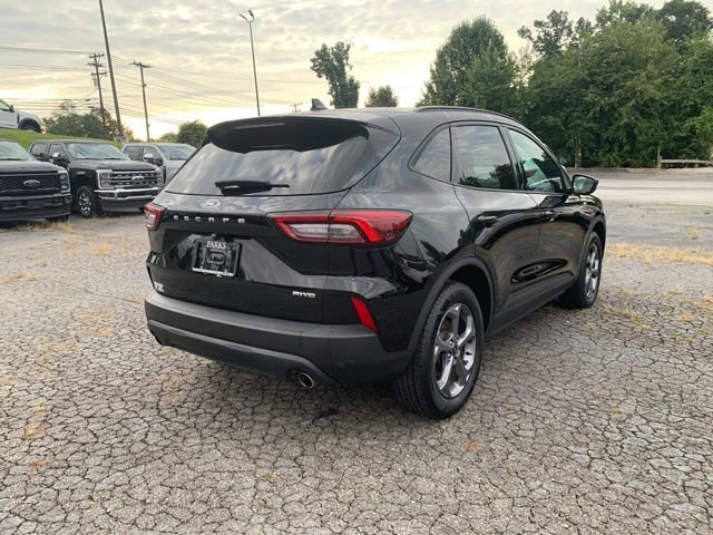 Certified 2025 Ford Escape ST-Line Select AWD/4WD image 9