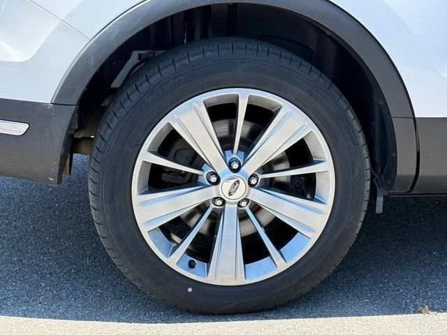 Certified 2018 Ford Explorer Limited AWD/4WD image 28