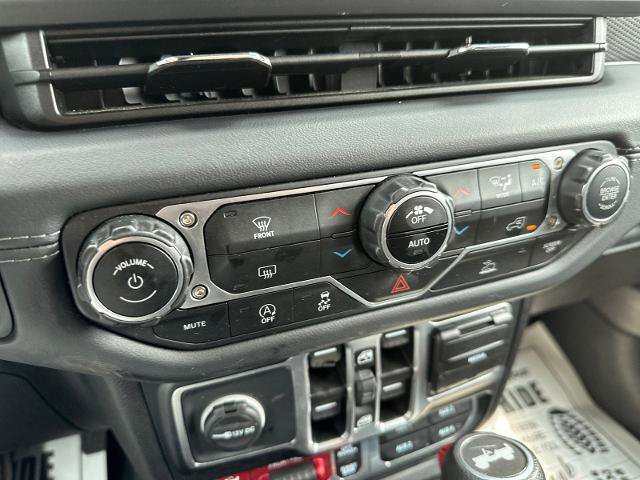 Used 2024 Jeep Wrangler Unlimited Rubicon AWD/4WD image 3