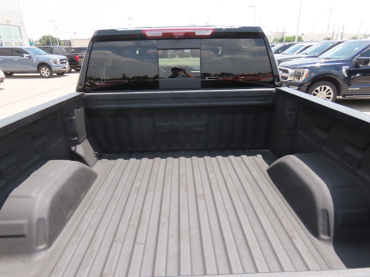 Used 2025 GMC Sierra 1500 Denali w/ Denali Reserve Package AWD/4WD image 12