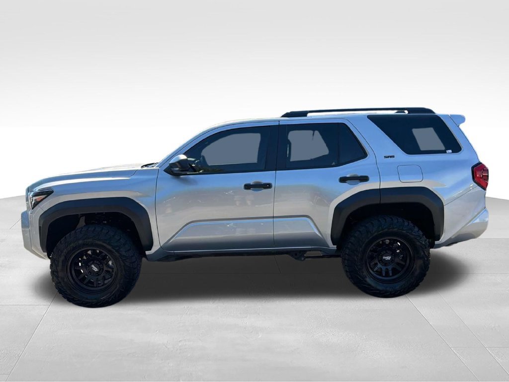 Used 2025 Toyota 4Runner SR5 AWD/4WD image 8