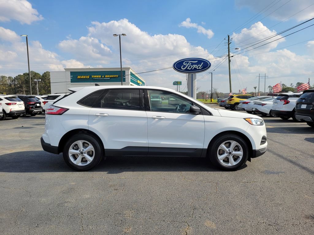 Certified 2024 Ford Edge SE image 6