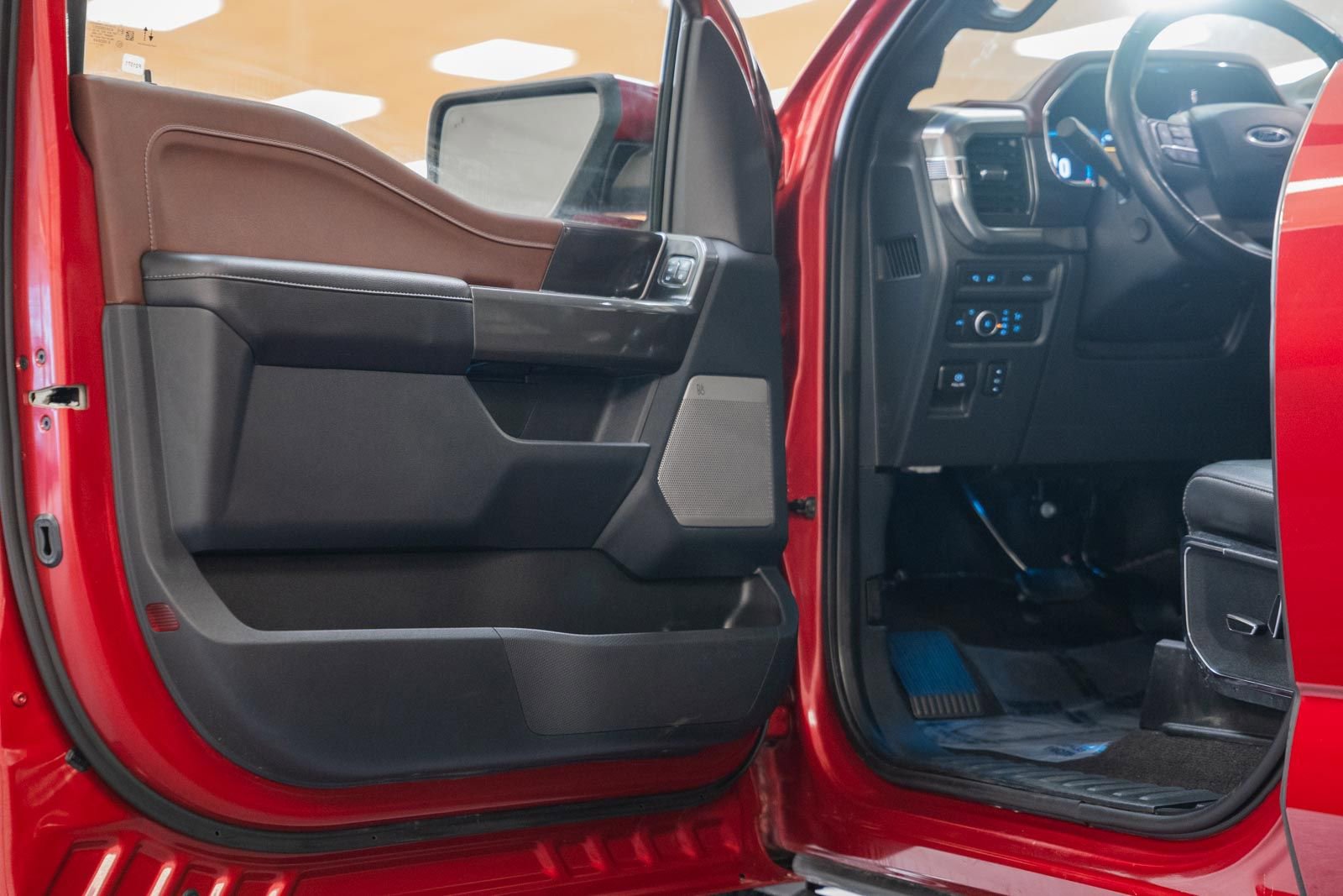 Certified 2022 Ford F150 Lariat w/ Equipment Group 502A High image 45