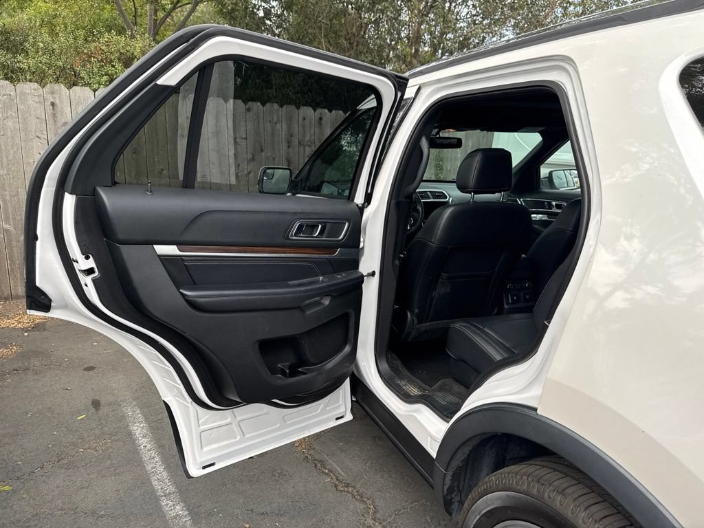 Certified 2017 Ford Explorer Limited FWD image 16