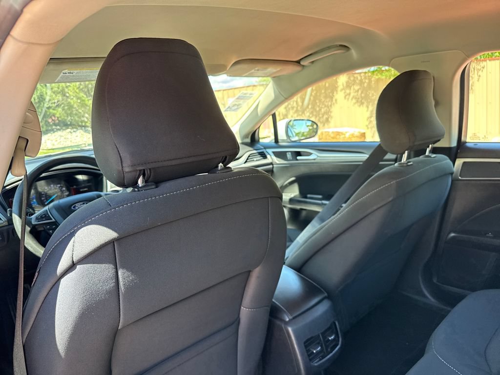 Certified 2018 Ford Fusion SE w/ Fusion SE Technology Package FWD image 23