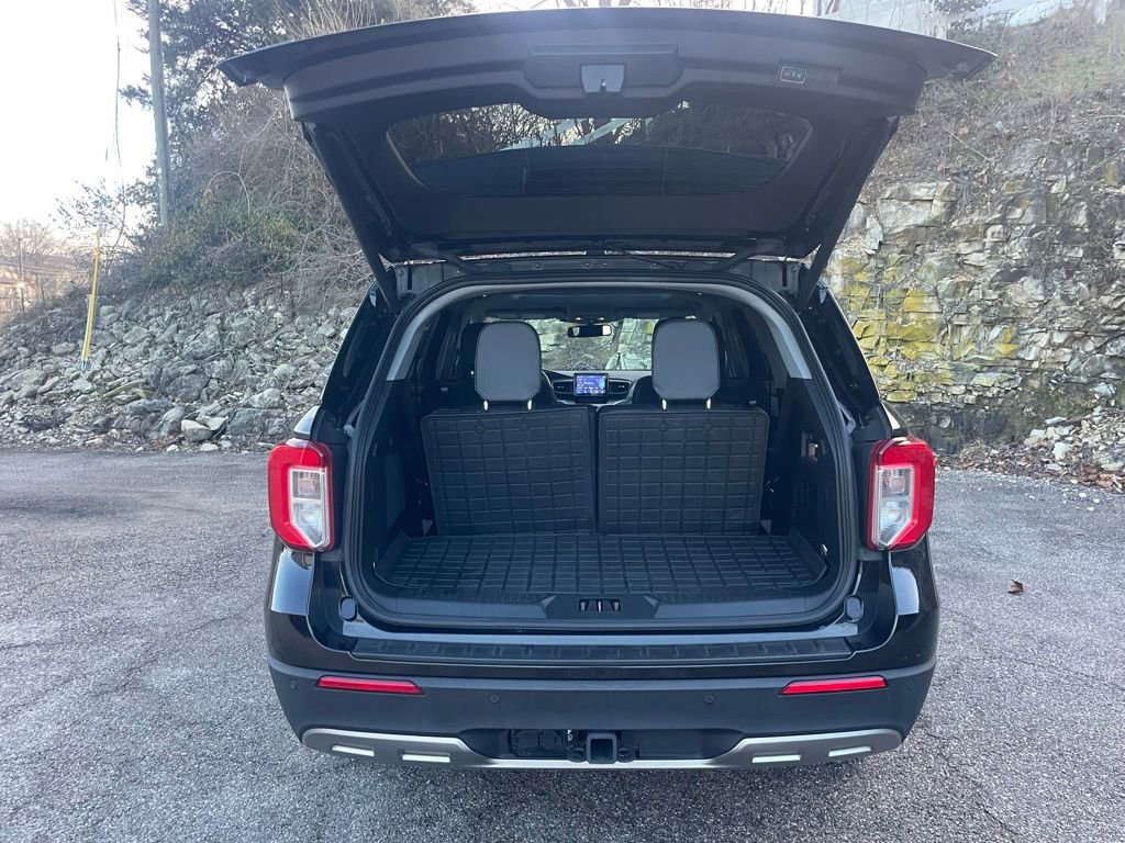 Certified 2023 Ford Explorer XLT w/ Equipment Group 202A image 9