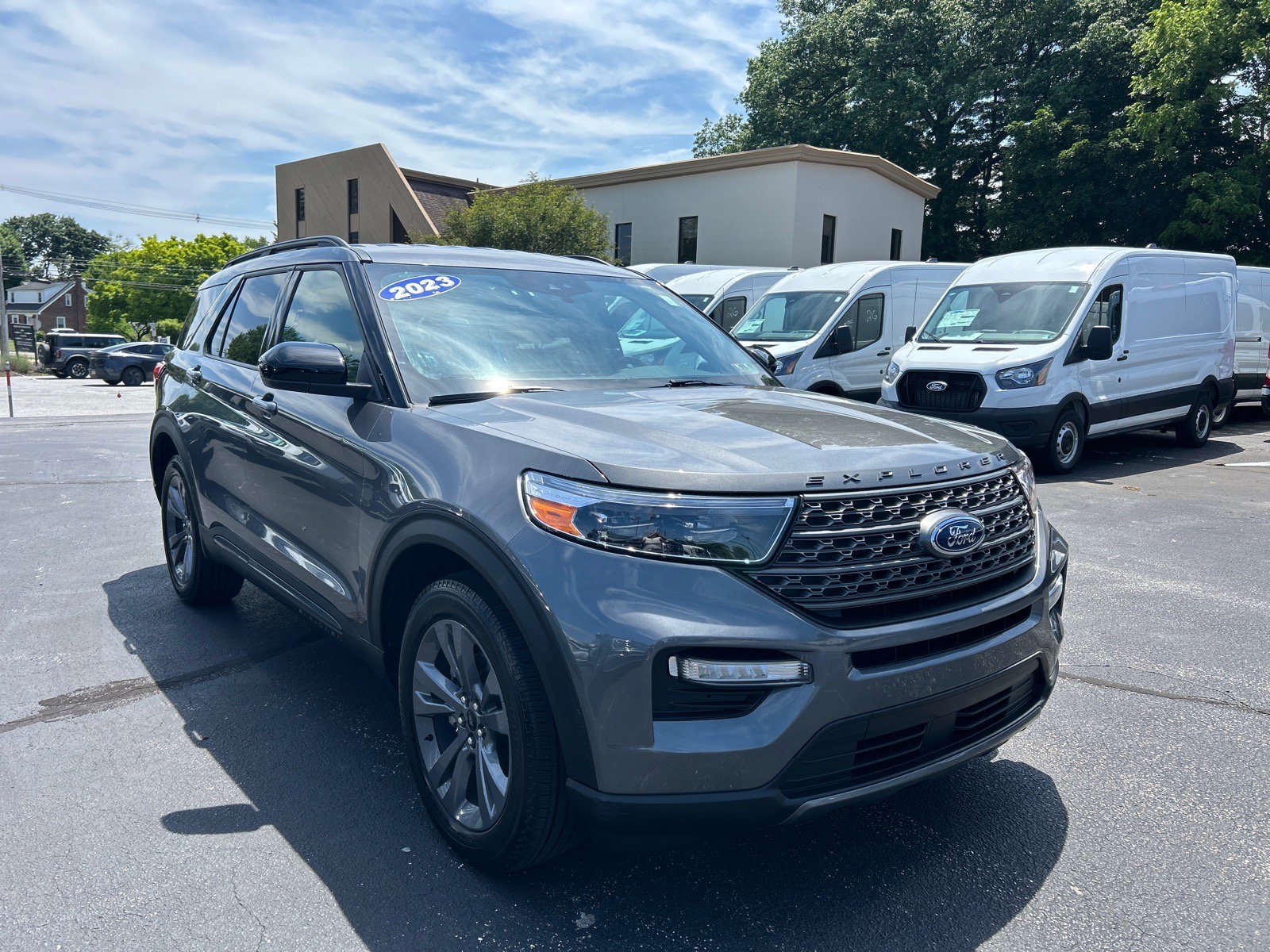Certified 2023 Ford Explorer XLT w/ Equipment Group 202A AWD/4WD image 3