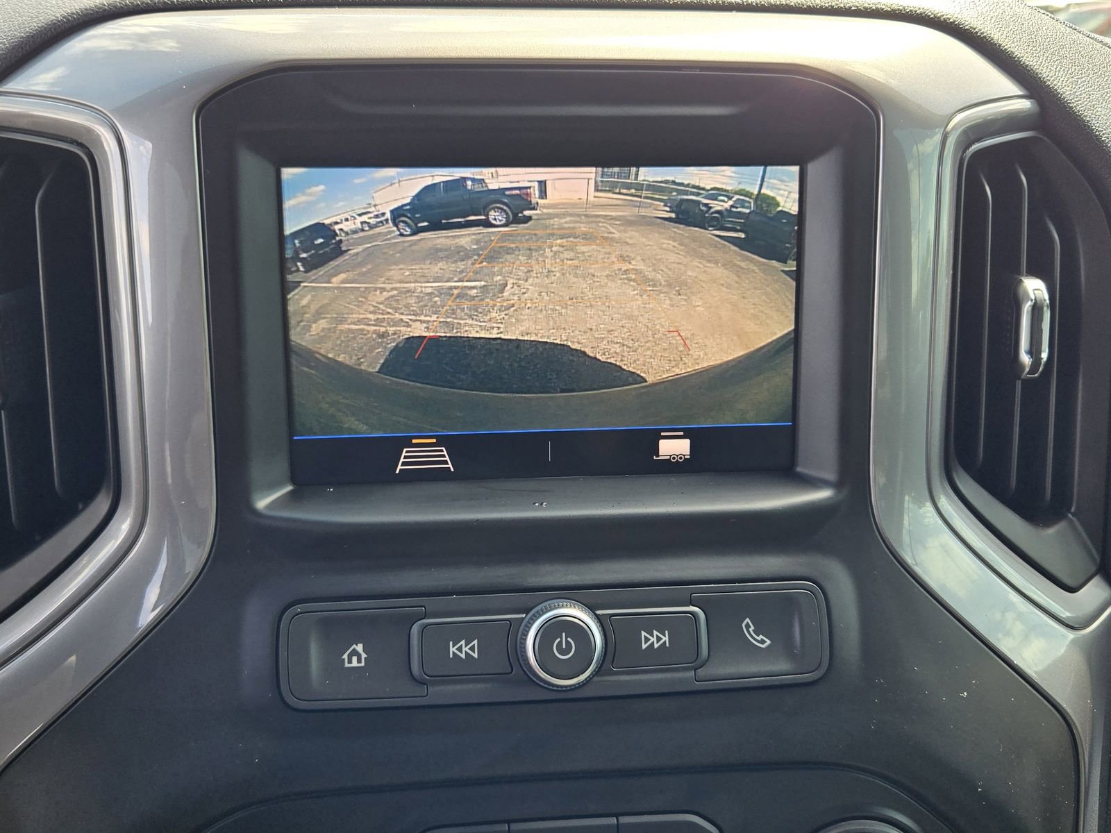 Used 2020 Chevrolet Silverado 1500 Custom w/ Custom Value Package image 5