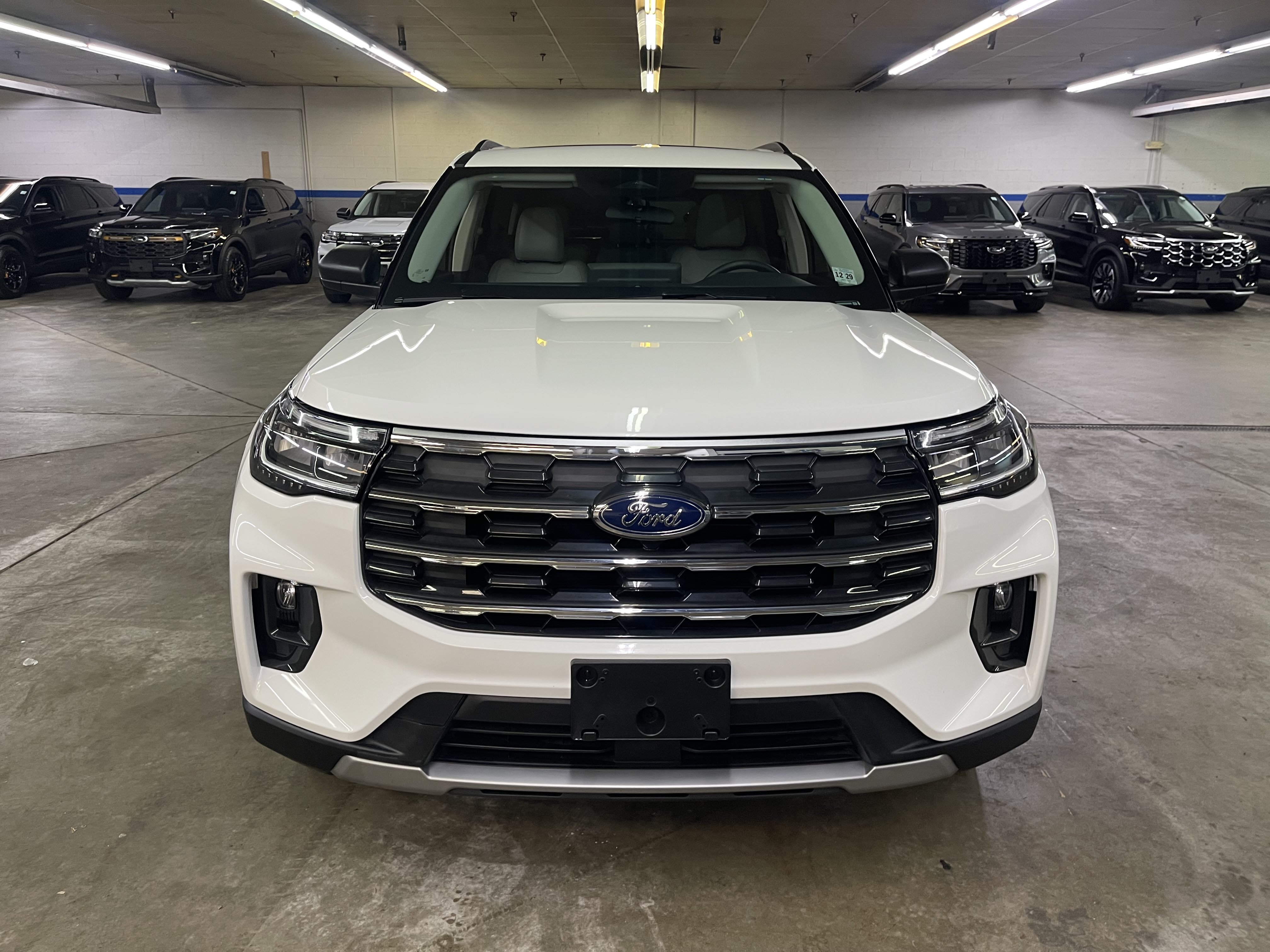 Certified 2025 Ford Explorer Active w/ Active Comfort Package AWD/4WD image 2
