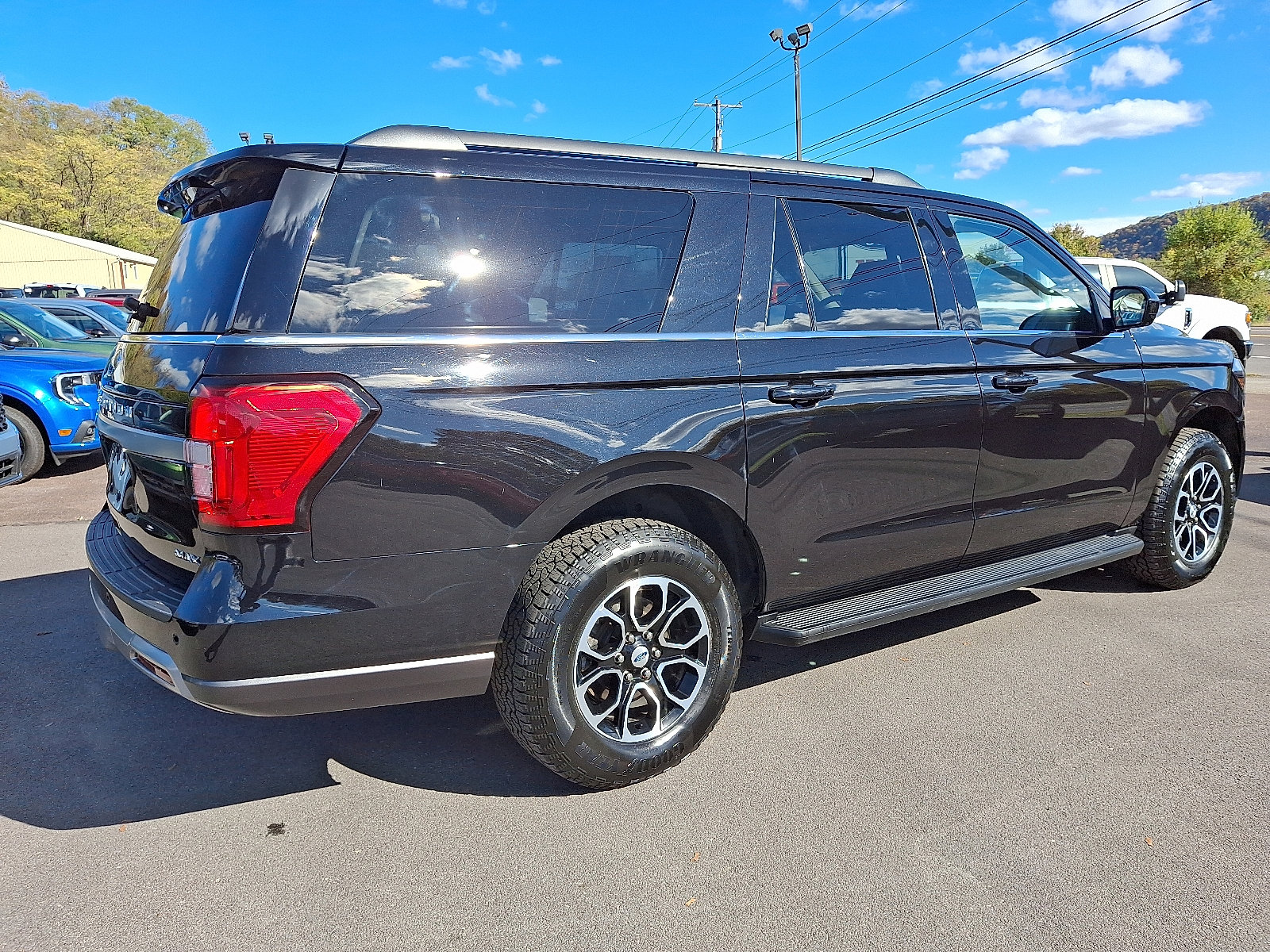 Certified 2024 Ford Expedition Max XLT image 11