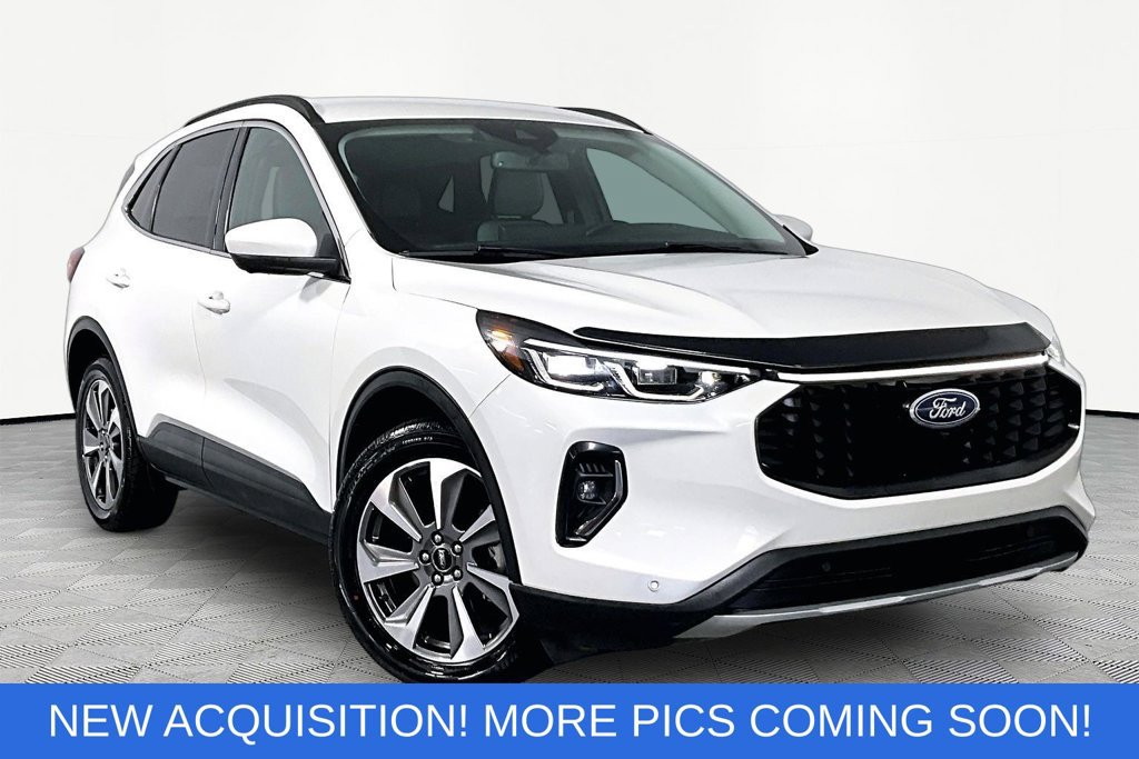 Certified 2023 Ford Escape Platinum AWD/4WD image 1