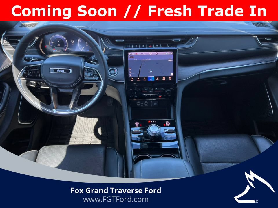 Used 2023 Jeep Grand Cherokee Overland w/ Luxury Tech Group IV AWD/4WD image 2