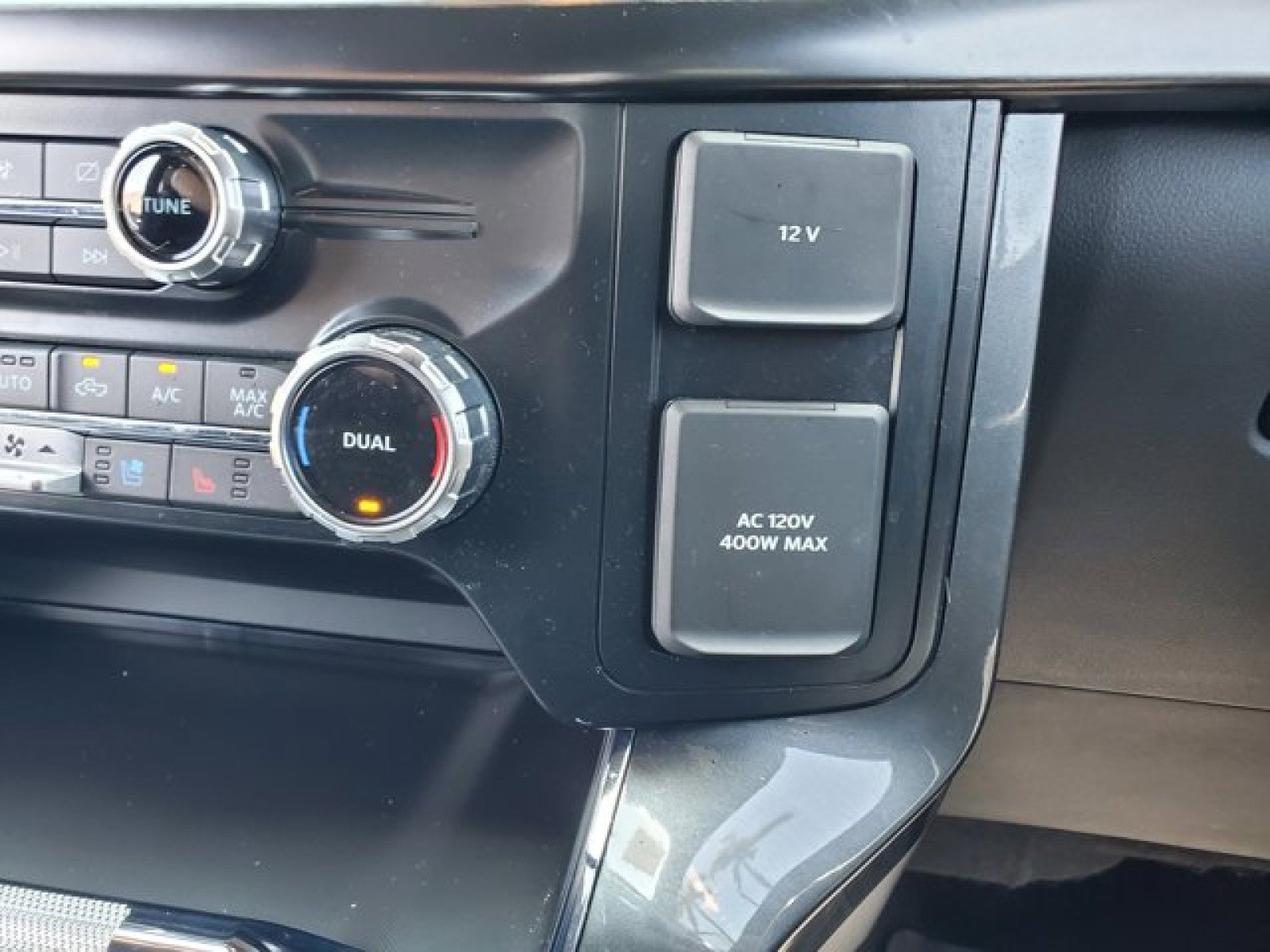 Certified 2022 Ford F150 Lariat w/ Equipment Group 502A High image 26