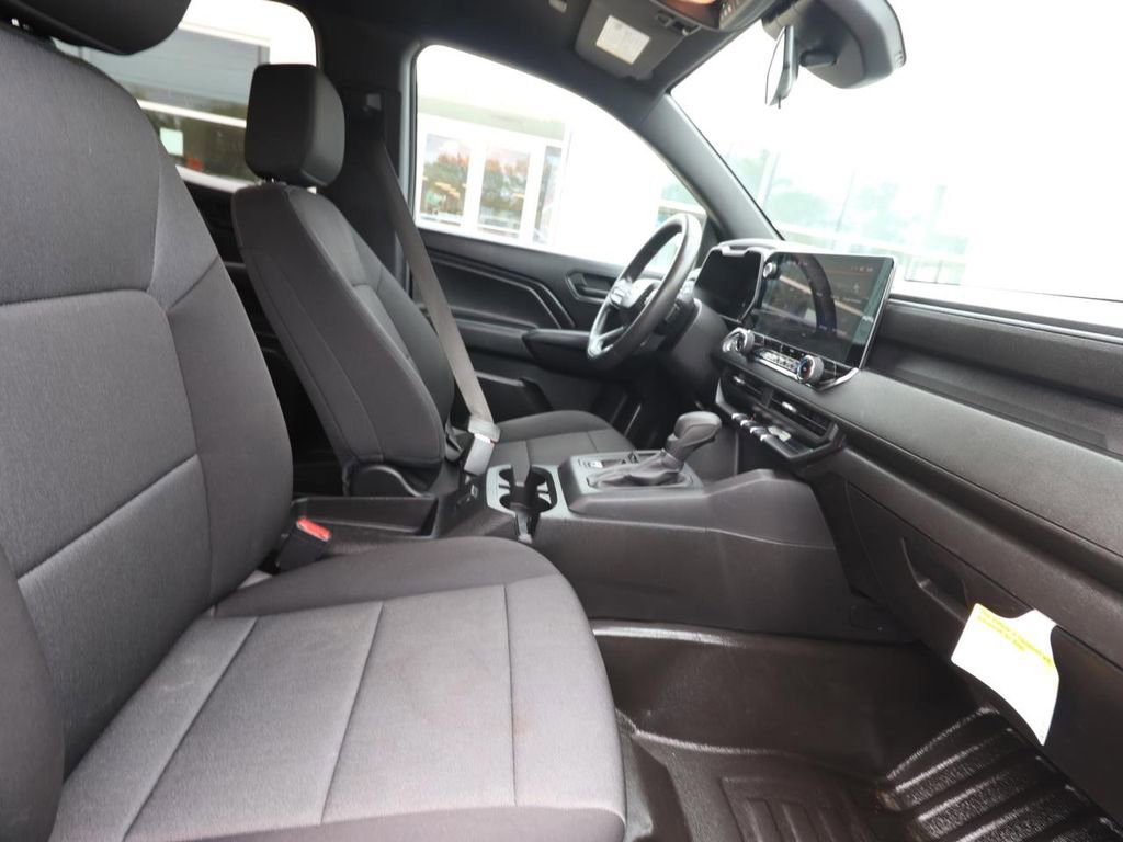 Used 2023 Chevrolet Colorado W/T image 15