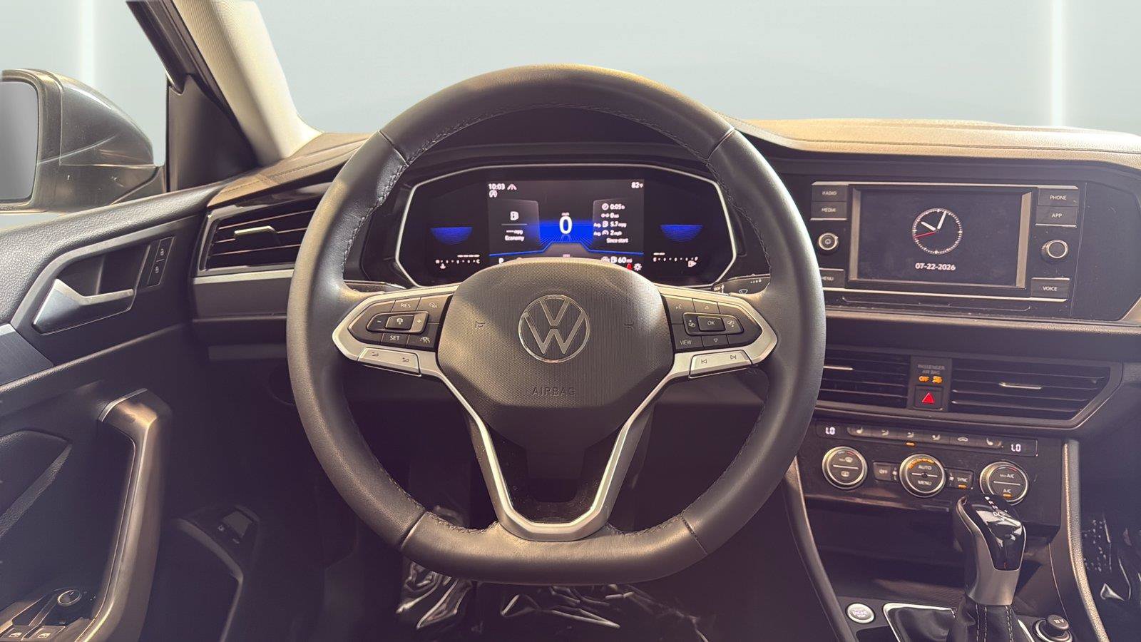 Used 2022 Volkswagen Jetta SE FWD image 14