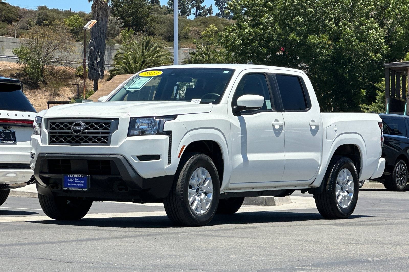 Used 2023 Nissan Frontier SV AWD/4WD image 7