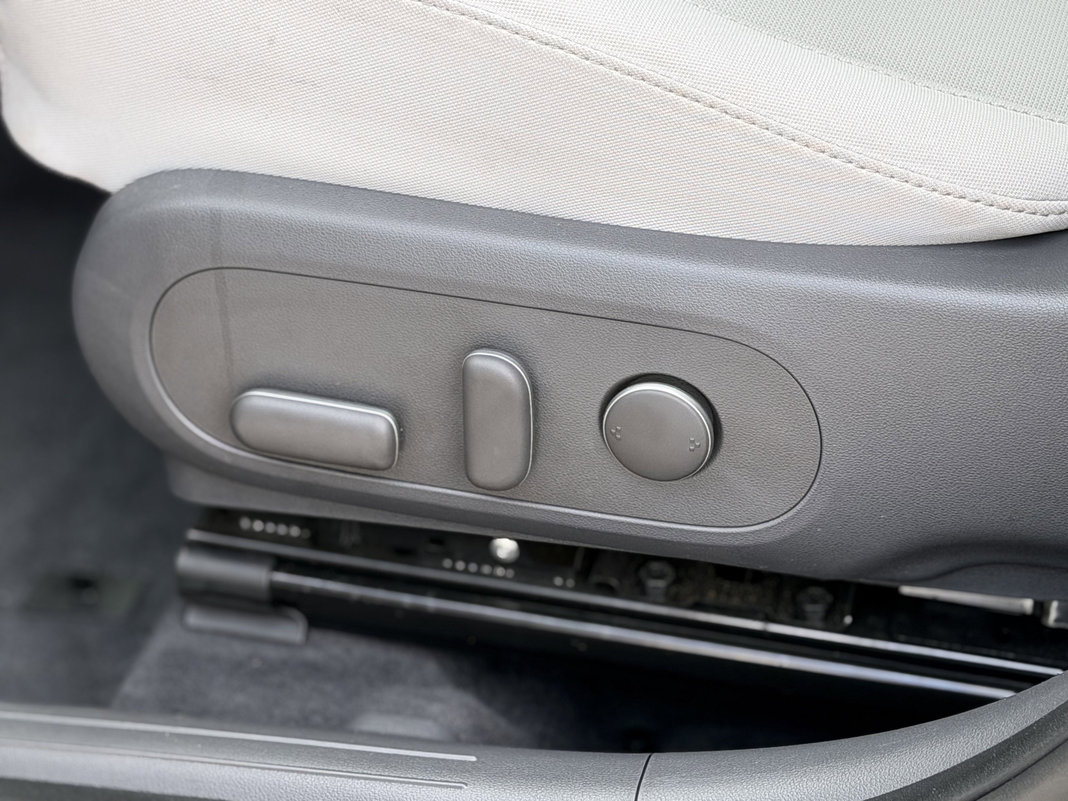 Used 2024 Hyundai Kona SEL w/ Convenience Package FWD image 29