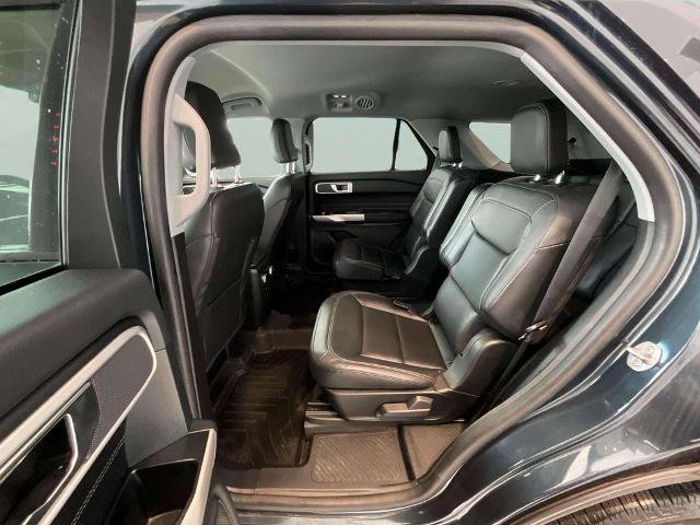 Certified 2018 Ford Explorer XLT w/ Equipment Group 202A AWD/4WD image 17