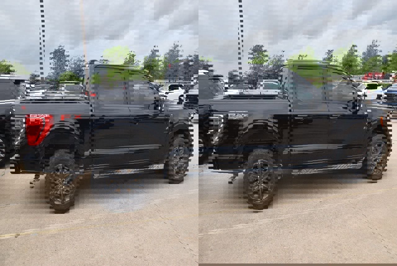 Certified 2022 Ford F150 XLT w/ Equipment Group 302A High image 5