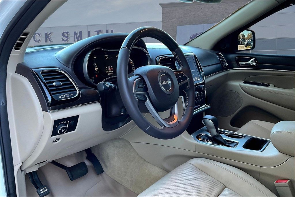 Used 2019 Jeep Grand Cherokee Overland RWD image 17