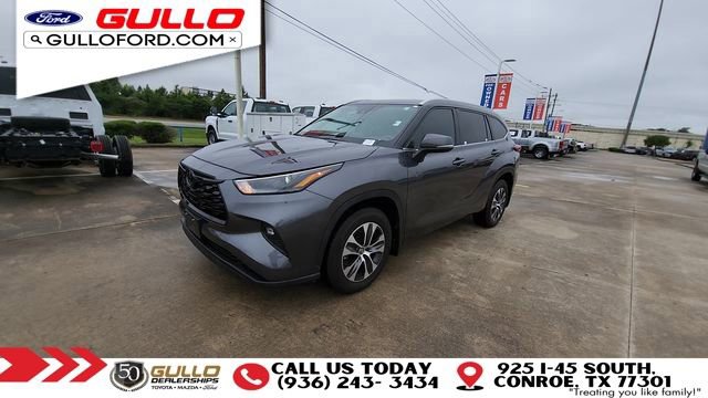 Used 2024 Toyota Highlander XLE AWD/4WD image 4