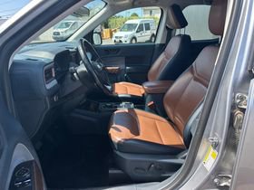 Certified 2024 Ford Maverick Lariat FWD image 8