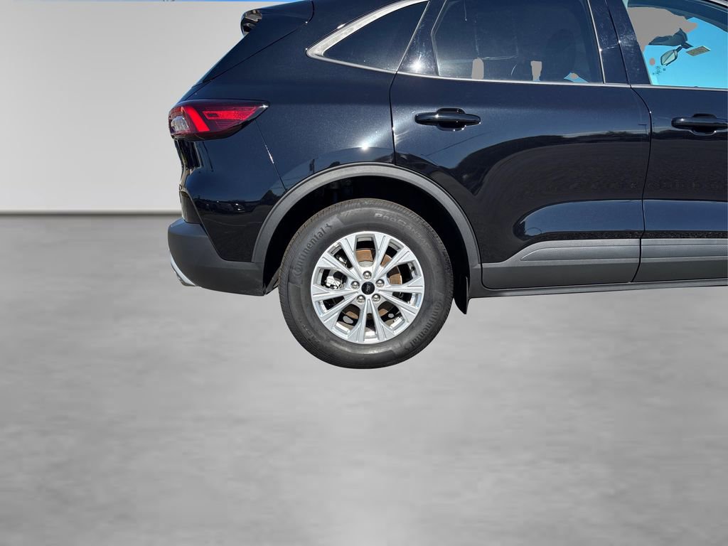 Certified 2025 Ford Escape Active w/ Cold Weather Package image 7