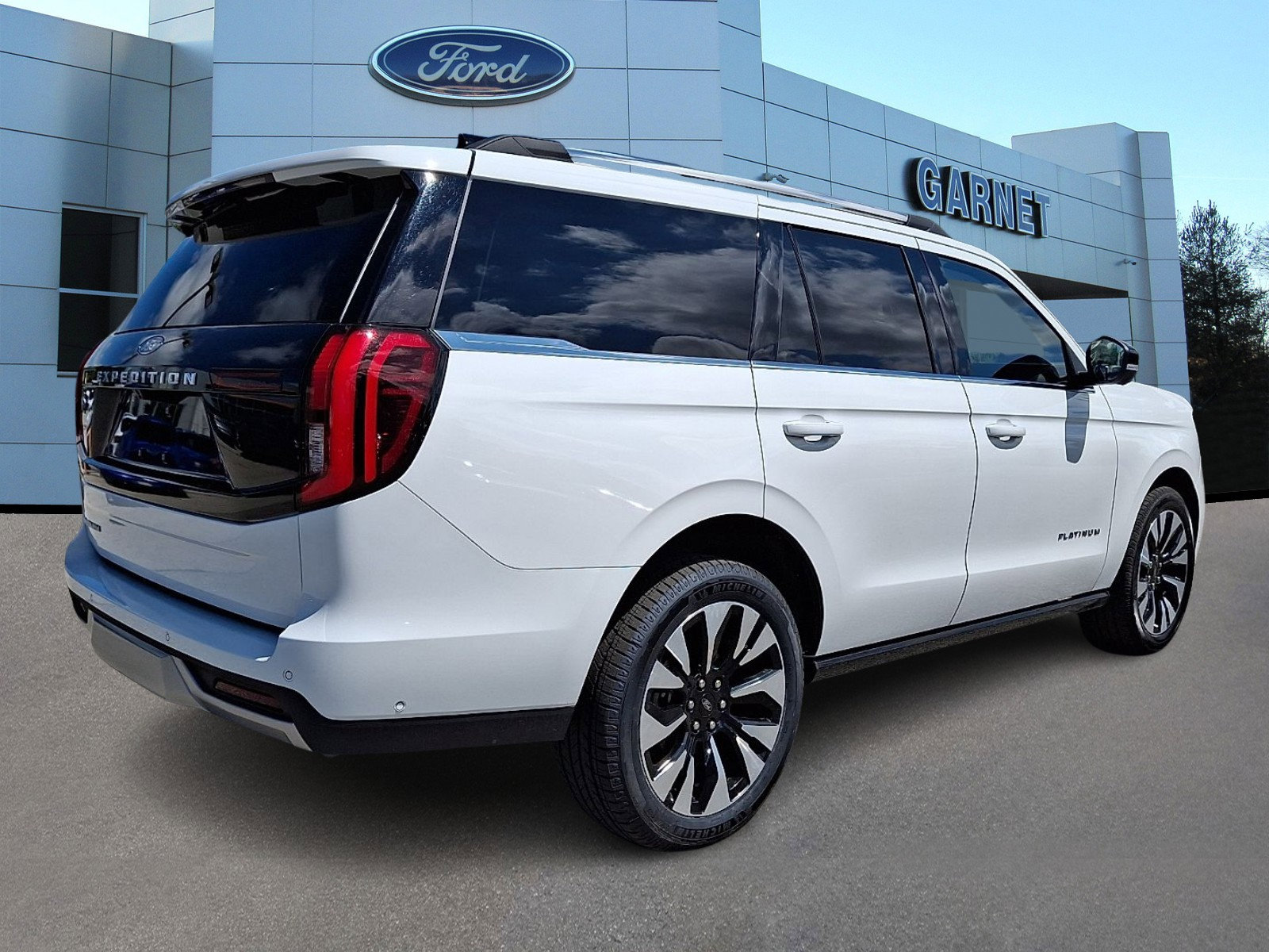 Certified 2025 Ford Expedition Platinum w/ Driver's Package AWD/4WD image 8