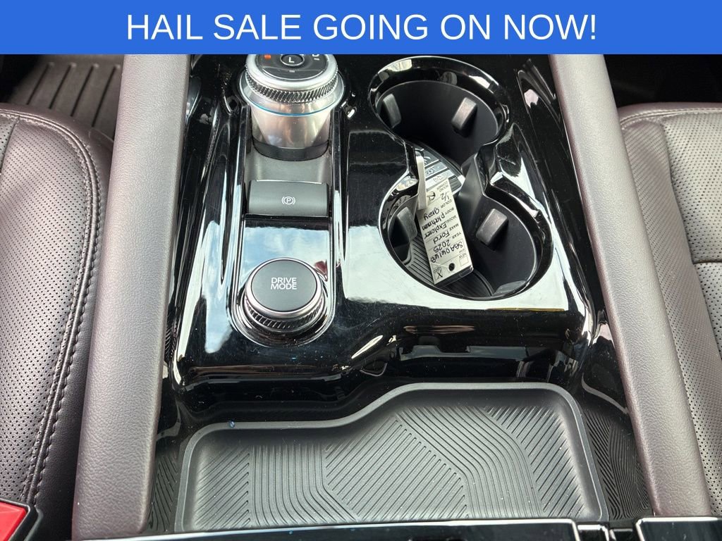 Certified 2025 Ford Explorer Platinum image 17