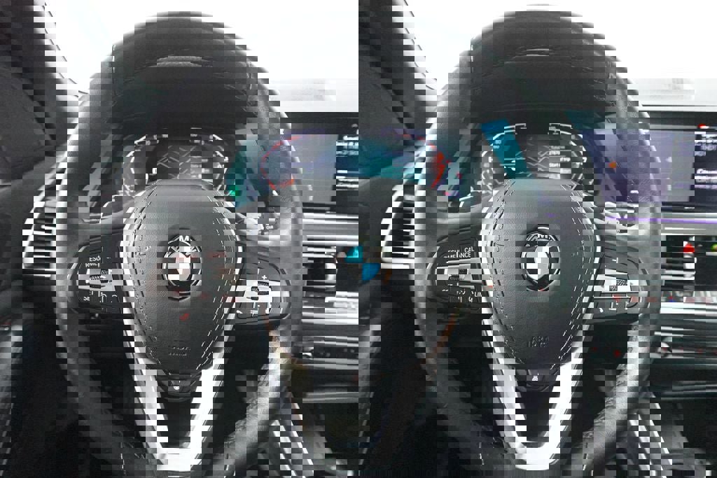 Used 2022 BMW X5 xDrive40i w/ Parking Assistance Package image 15