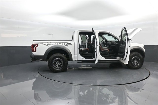 Certified 2018 Ford F150 Raptor w/ Equipment Group 802A Luxury image 36