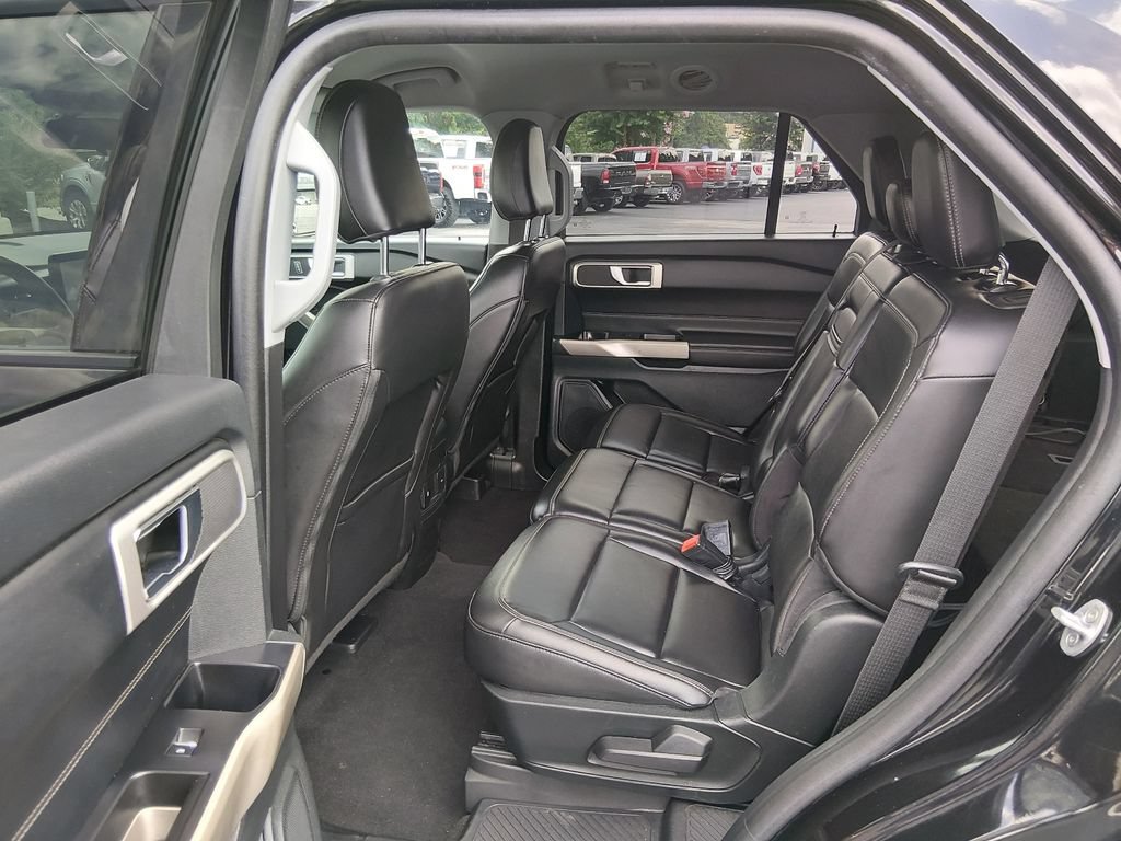 Certified 2023 Ford Explorer XLT w/ Equipment Group 202A AWD/4WD image 12